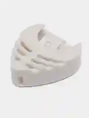 Белый футляр для медиаторов