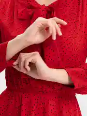 Алый платье женское, миди, с длинным рукавом
