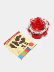 Красный бейблэйд / Пусковая установка и волчок Beyblade