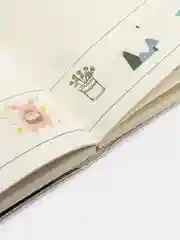 Белый блокнот личный дневник антистресс с застежкой и обложкой-шейкер