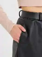 Черный шорты женские, из экокожи