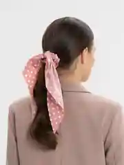Коралловый платок в горошек на резинке