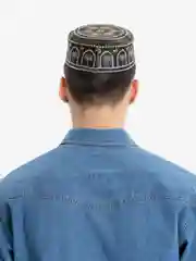 Черный тюбетейка