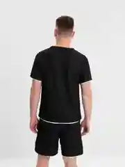 Черный мужской спортивный костюм: футболка и шорты