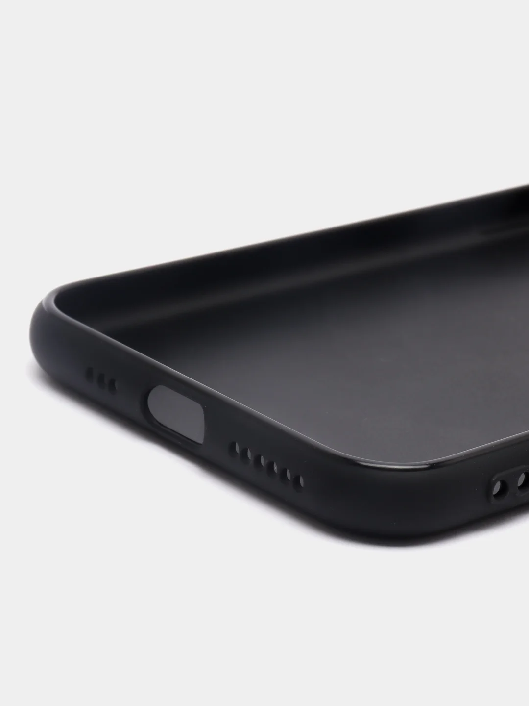 Черный чехол для iPhone 11 Pro с защитой камеры