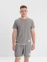 Серый мужской спортивный костюм: футболка и шорты