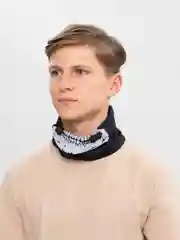 Белый балаклава с черепом