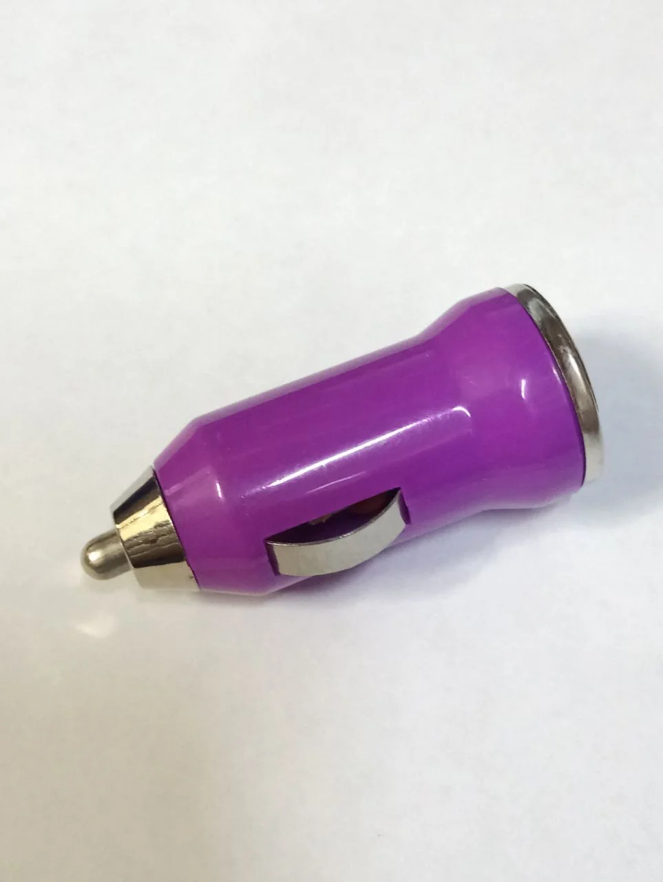 Аметистовый автомобильное зарядное устройство USB