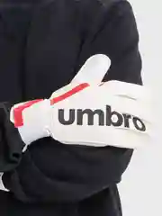 Белый перчатки вратарские Umbro