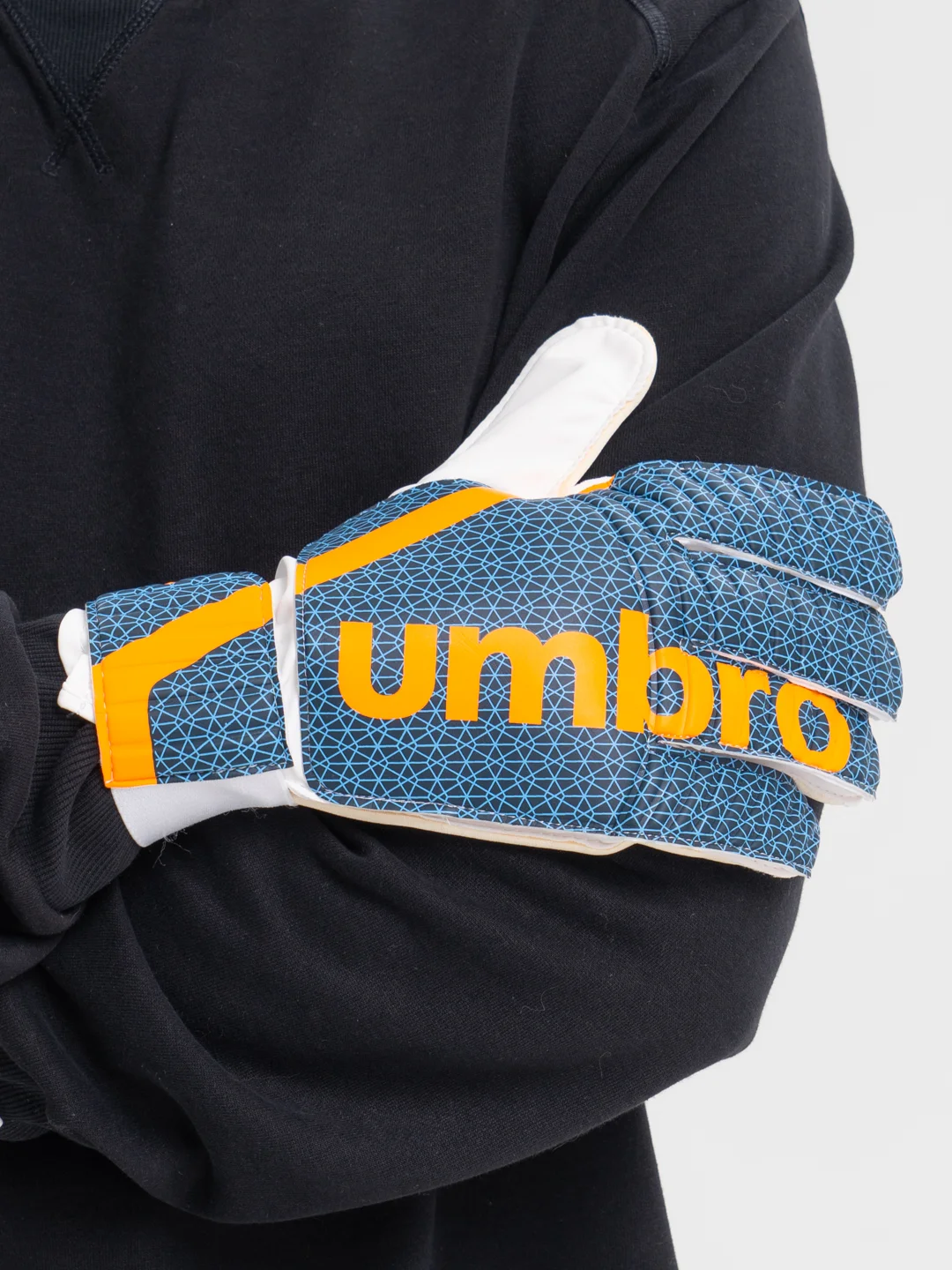 Оранжевый перчатки вратарские Umbro