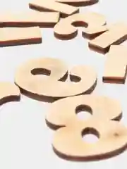 Алый деревянные цифры