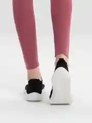 Черный кроссовки женские слипоны