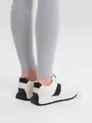 Белый кроссовки женские