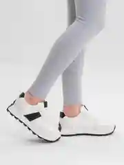 Белый кроссовки женские