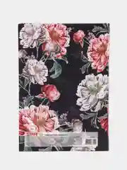 Белый ежедневник недатированный Flowers, А5, ламинированная обложка с фольгой, 128 листов