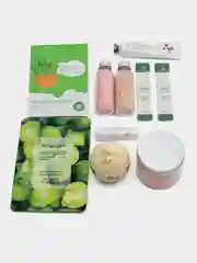 Розовый подарочный набор косметики "Miss Natural"