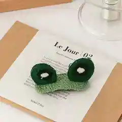 Зеленый заколки с вязанными ушками