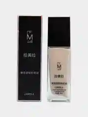 Легкая тональная основа для маскировки несовершенств на лице