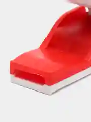 Красный свисток пластиковый