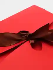 Красный подарочная коробка с бантом / Картонная Крафтовая коробка с лентой для упаковки подарков