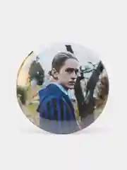Бордовый значки Уэнздей Аддамс, по сериалу Wednesday