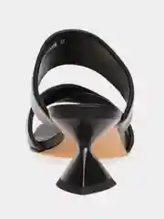 Черный босоножки на фактурном каблуке из натуральной кожи El Tempo