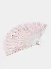 Белый веер с кольцом