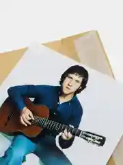 Алый конверт подарочный, для денег, с фото открыткой "Владимир Высоцкий"