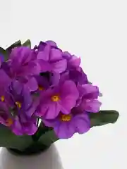 Фиолетовый искусственные цветы. Фиалки (букет). Композиция
