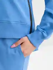 Голубой костюм