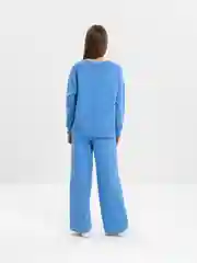 Голубой костюм