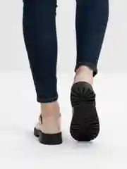 Бежевый лоферы женские