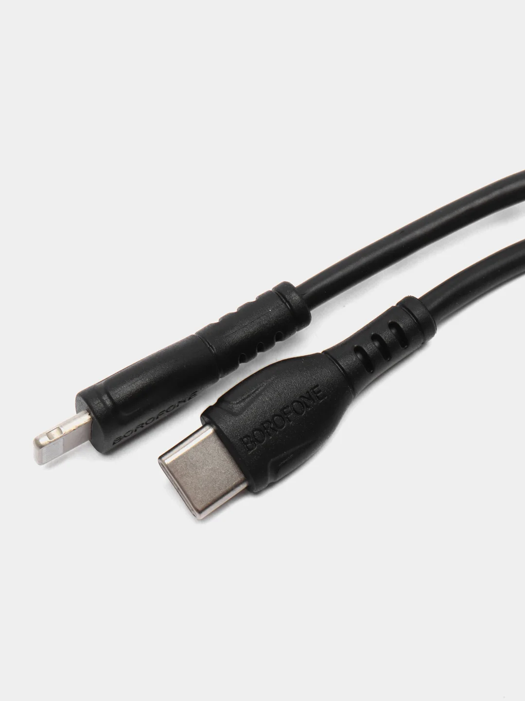 Черный кабель Lightning для зарядки iPhone