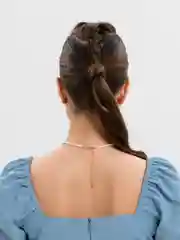 Белый чокер из бисера с сердцем