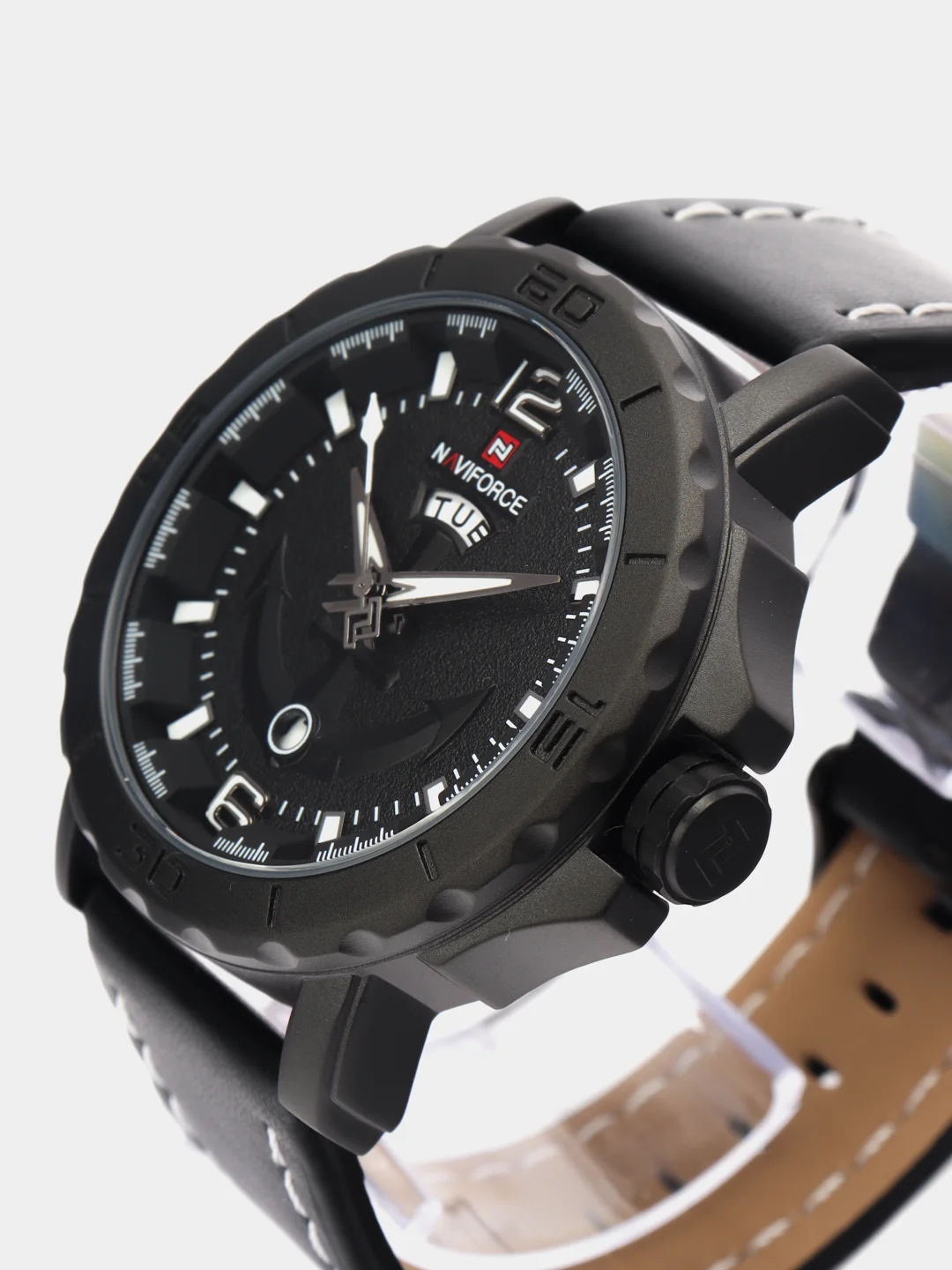Черный мужские наручные часы Naviforce NF9122 с календарём, в подарочной упаковке