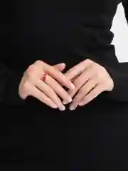 Вишнёвый кольцо для девочки с сердечками