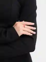 Вишнёвый кольцо для девочки с сердечками