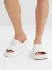 Белый шлепанцы женские