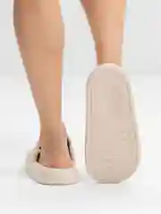Бежевый шлепанцы женские