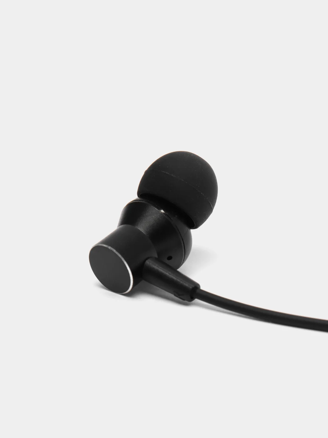 Черный беспроводные наушники, вакуумные, Bluetooth, до 8 часов работы