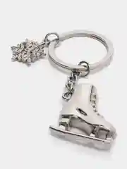 Серый брелок для ключей спорт, сноуборд, лыжи, самокат, коньки, лыжник, бокс