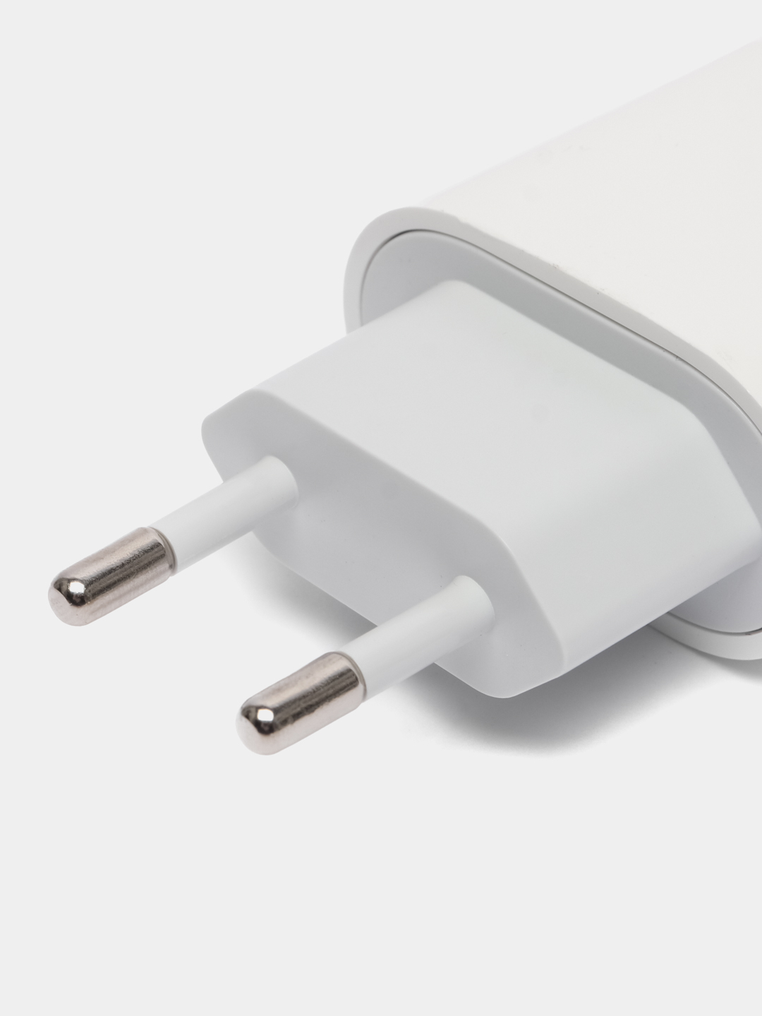 Комплект для быстрой зарядки iPhone, iPad, AirPods: блок питания 20W с  проводом 1 м купить по цене 298.4 ₽ в интернет-магазине Магнит Маркет