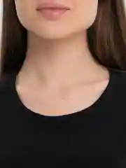 Черный футболка женская