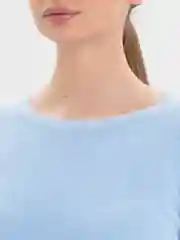 Голубой женский свитер