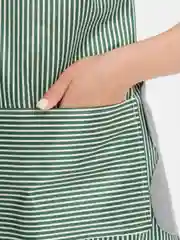 Зеленый фартук кухонный, велюровый, с вставками
