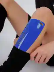 Белый щитки футбольные взрослые,  детские, защитные накладки для футбола