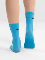 Розовый носки спортивные