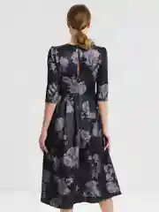 Женское длинное платье