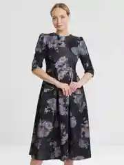 Женское длинное платье