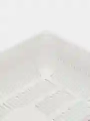 Белый лоток с сеткой для кошек